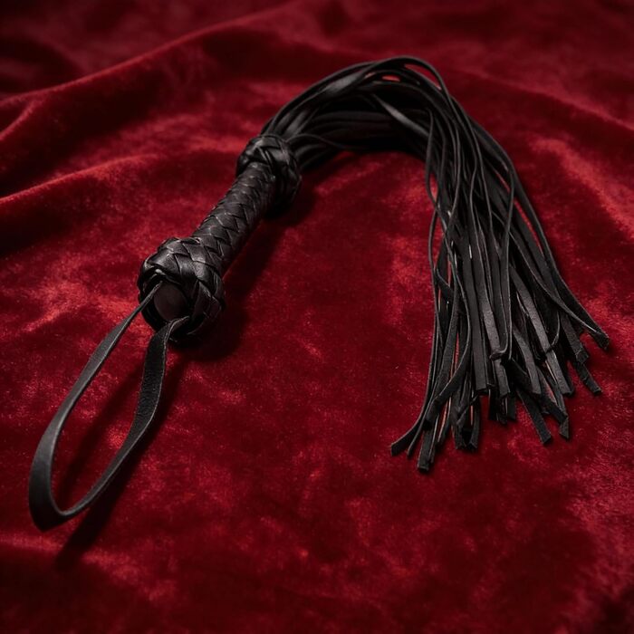 Чорна гумова плеть Rubberfashion 65 см - BDSM аксесуар для пар, іграшка для еротичних ігор