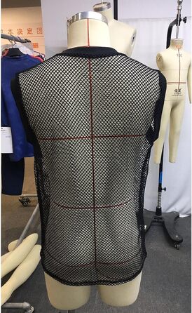 Чоловіча футболка з мережива з прозорою сіткою, чорна. Підкреслює мускулатуру.