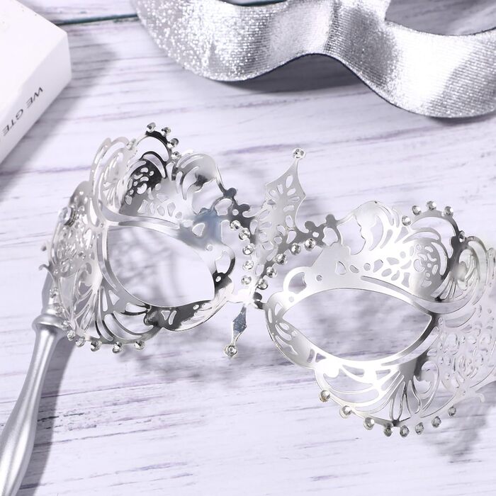 Венеціанська маска для пари JewelryWe з держаком, металева маска з кристалами Swarovski для карнавалу, Хелловіну, вечірки-маскараду (срібна)