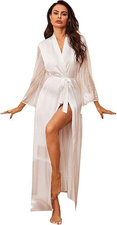 Шовкова нічна сорочка-бабідол з довгим рукавом для жінок. Комплект білизни, халат, піжама, нічна сорочка, халат, довга піжама. Білий колір.