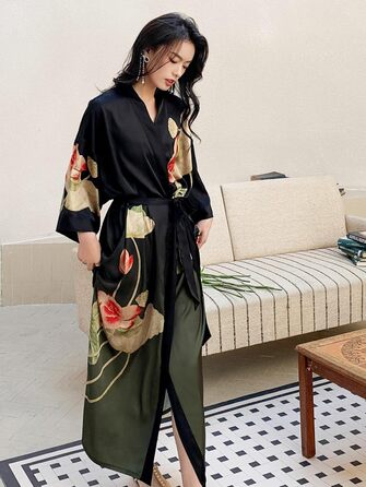 Жіночий халат-кімоно з довгим рукавом з атласу, квітковий принт, чорний градієнт - Lotus