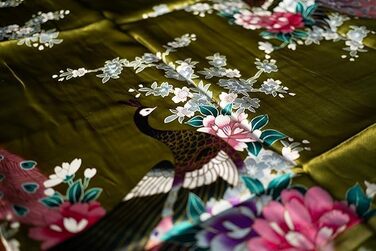 Халат жіночий CCcollections з атласу з принтом павича, V-подібний виріз, 3/4 рукав, оливковий зелений (універсальний)