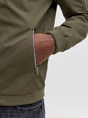 Чоловіча куртка-бомбер JACK & JONES Blousonjacke, колір Dusty Olive, розмір S