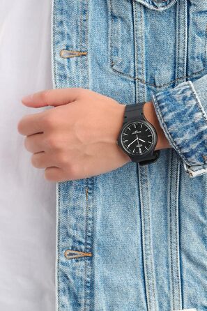 Наручний кварцовий годинник Casio Collection унісекс з полімерним ремінцем, чорно-сріблястий